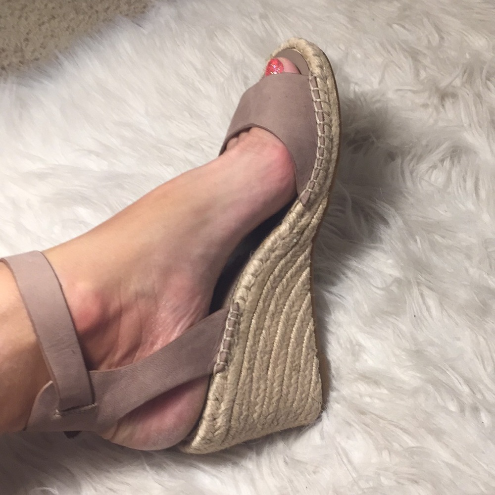 New Vince Camuto ankle strap wedge espadrilles